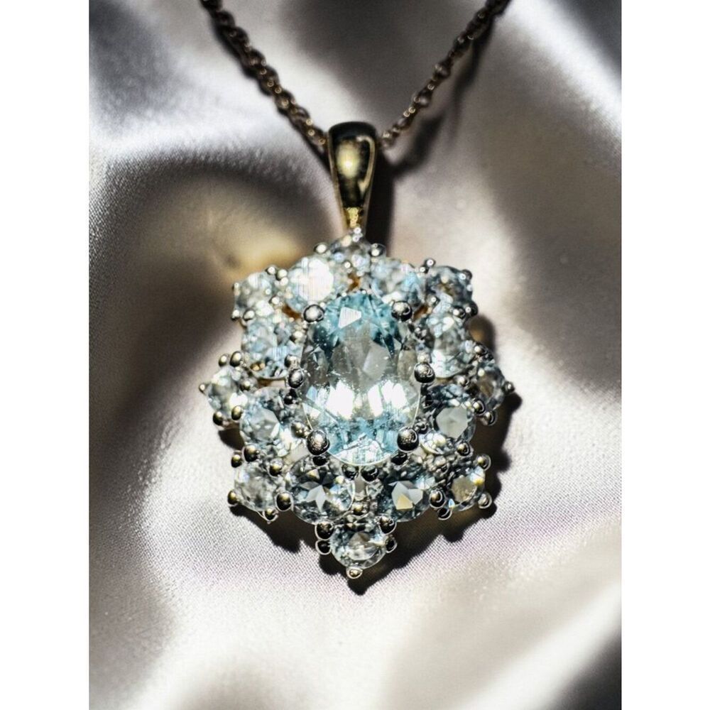 VINTAGE- 10K Gold - Natural Aquamarine Cluster Necklace -18"- 2CTTW - 2.6g